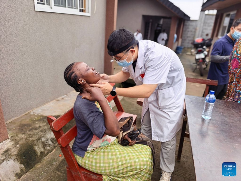 Timu ya matibabu ya China yatoa huduma za matibabu bila malipo nchini Sierra Leone