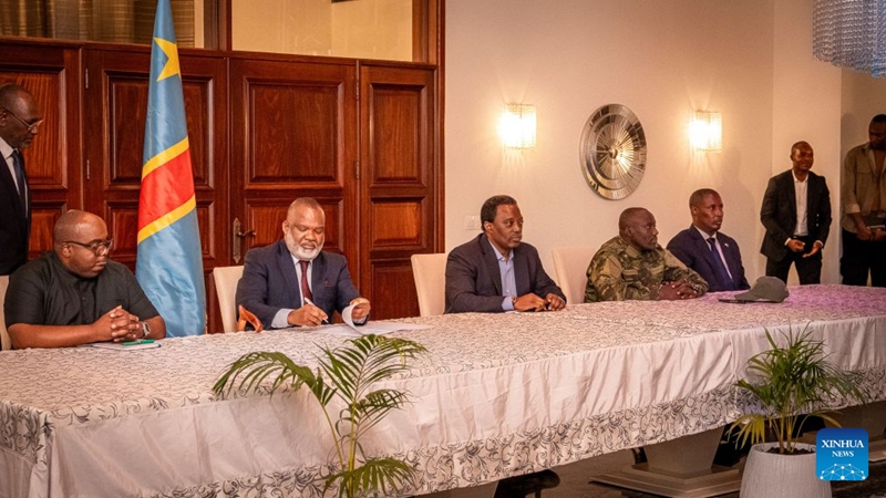 Rais wa zamani wa Jamhuri ya Kidemokrasia ya Kongo (DRC) Joseph Kabila (katikati) akihudhuria hafla ya uzinduzi wa Mstari wa Mbele kwa ajili ya Kujenga Tena Msingi wa Taifa (Front for the Re-foundation of the Nation-FRN) mjini Goma, makao makuu ya Jimbo la Kivu Kaskazini la DRC, tarehe 12 Oktoba 2026. (Str/Xinhua)