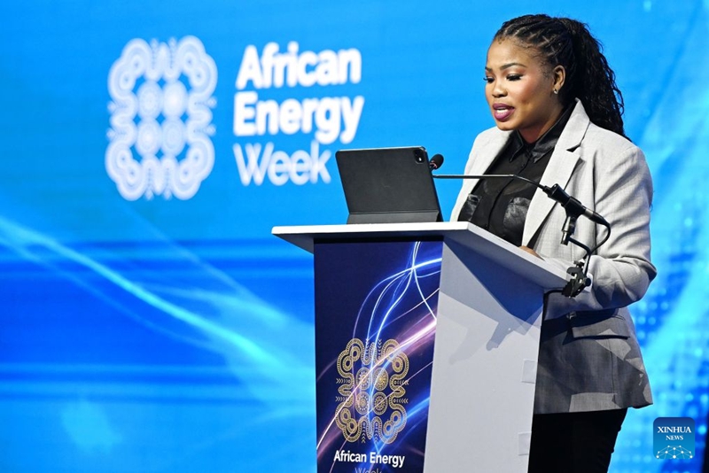 Naibu Waziri wa Maliasili za Madini na Petroli wa Afrika Kusini, Phumzile Mgcina, akizungumza kwenye hafla ya kufunguliwa kwa Wiki ya Nishati ya Afrika (AEW) 2026 jijini Cape Town, Afrika Kusini, tarehe 13 Oktoba 2026. (Picha na Xabiso Mkhabela/Xinhua)