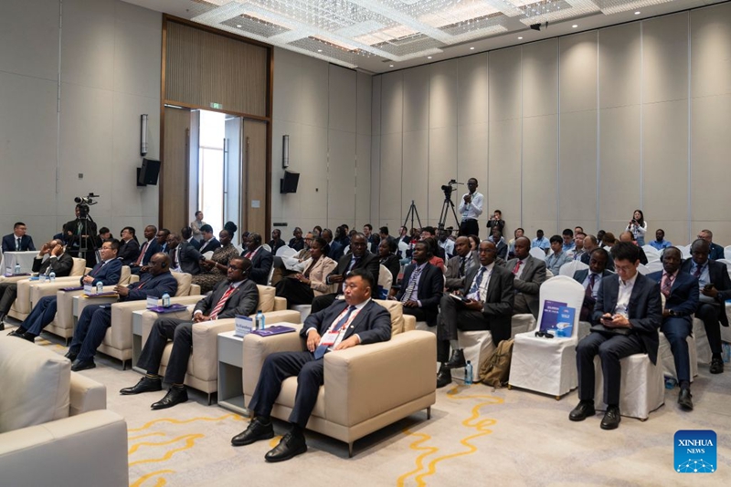 Tarehe 21 Oktoba 2026, wahudhuriaji wa mkutano wakishiriki kwenye  Jukwaa la Satelaiti la Nairobi katika wakati wa Mkutano wa Mwaka wa 2026 wa Jukwaa la Mtaa wa Fedha huko Nairobi, Kenya. (Xinhua/Ni Yuanshi)