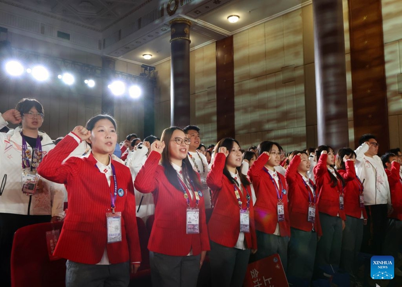 Hafla ya kuapishwa kwa watu wa kujitolea wa Maonesho ya 9 ya Uagizaji Bidhaa ya China yafanyika Shanghai